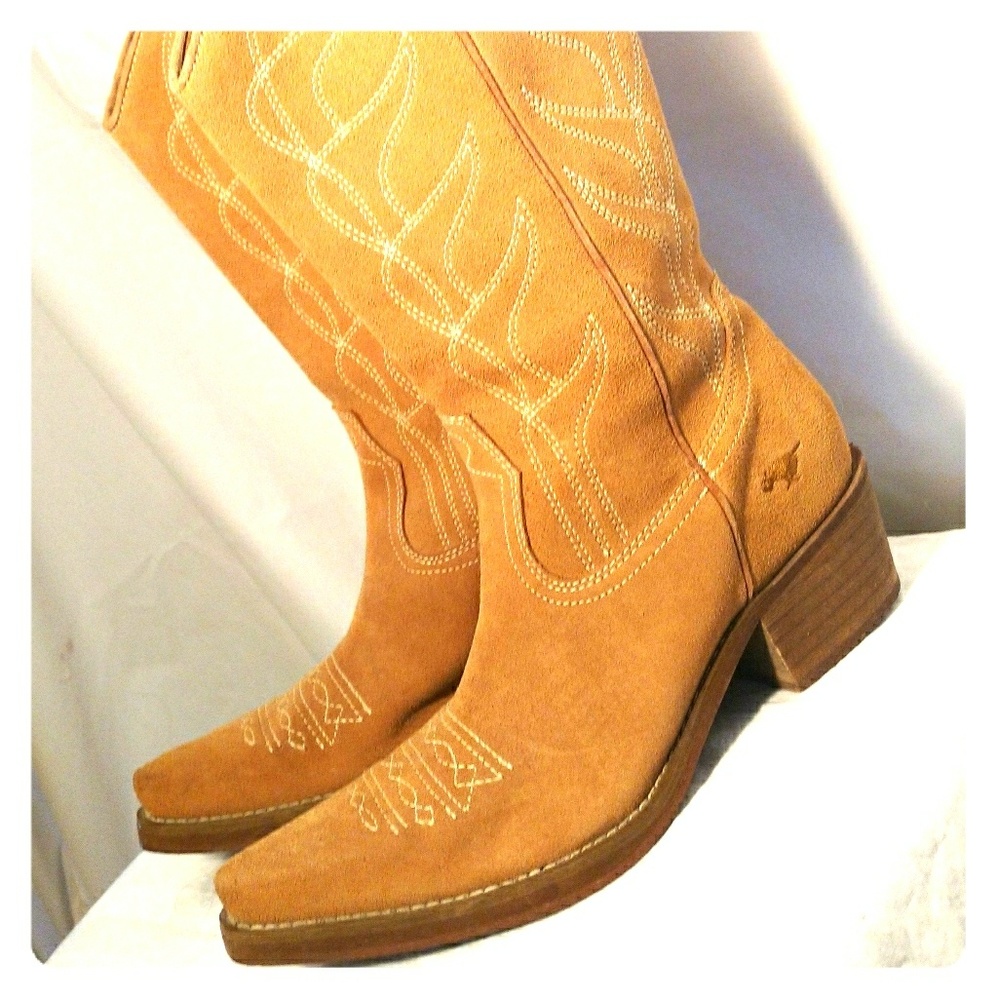 💛Beautiful suede cowboy boots